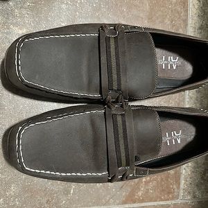 Men’s brown dress shoes only wore one time. They are very nice and comfortable